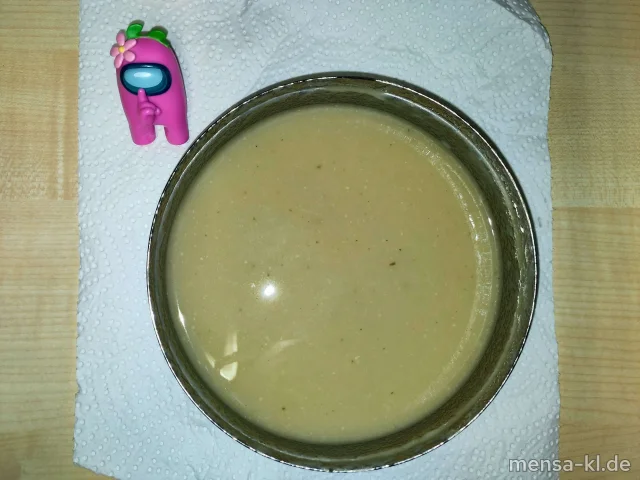 Schwarzwurzelcremesuppe mit Soja-Sahne