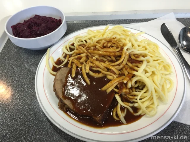 Rindersauerbraten (1,5,Gl,Sw,Sl,Sf,A,R) mit Spätzle (1,Gl,Ei) und hausgemachtem Apfelrotkraut (1,3,5,Sw,A)