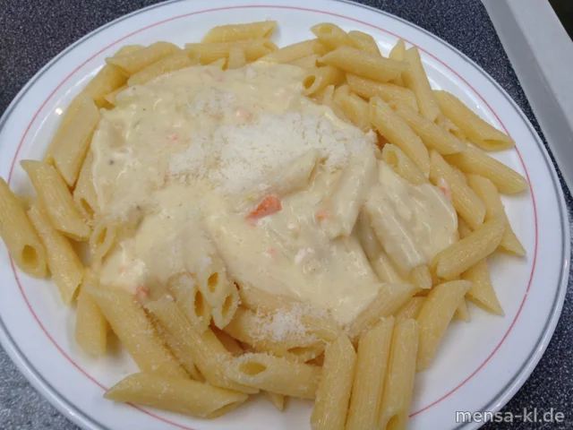 Penne Rigate (V) mit Gemüse-Sahne-Soße (V), Grana Padano (2,V) und Salat (V)