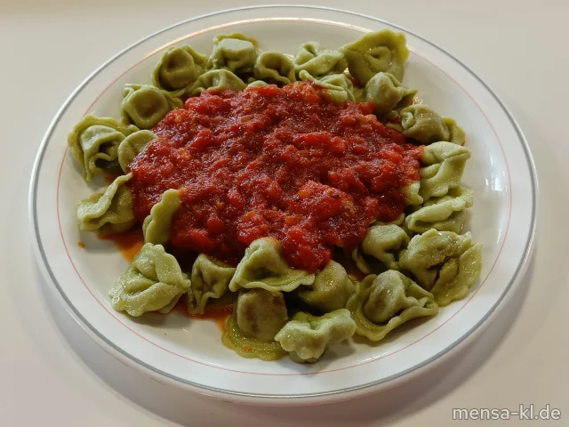 Grüne Tortellini (1,Gl) mit Zucchini-Tomatensugo (Gl) und Bohnen-Mais-Salat (1,5,Sw)