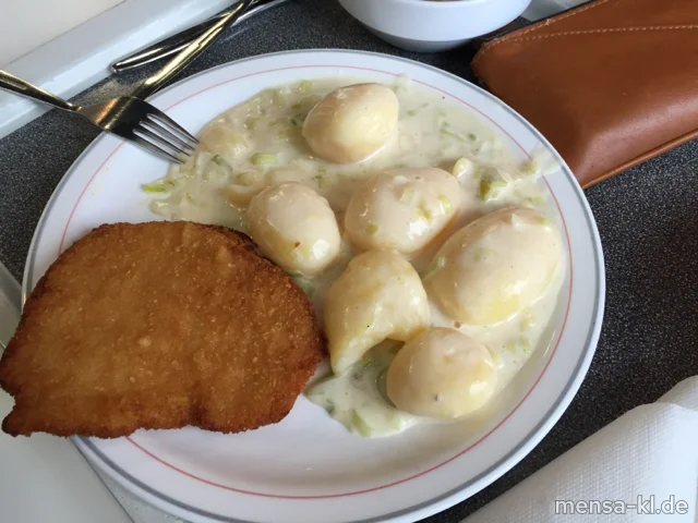 Paniertes Schweineschnitzel (Gl,S) mit Béchamel-Lauchkartoffeln (Gl,La) und Salat