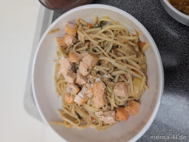 ASIA BOWL Gebratene Mie-Nudeln mit Gemüse (3,Gl,Sl,Se,So) mit Protein-Komponent: gezupfter Lachs (Fi,Se), Mandeln (Nu) und Salat