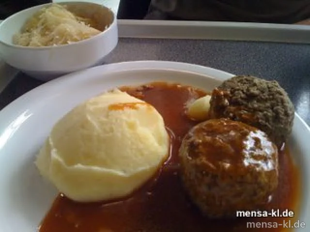 Pfälzer Leberknödel (S) mit Sauerkraut und Kartoffel-Püree (3)
