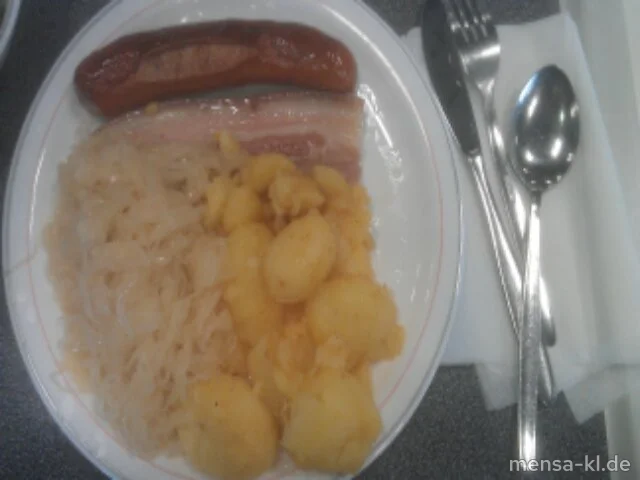 "Choucroute garnie": Hauswurst (2,8,S), Schweinebauch (2,S), Sauerkraut (5,Sw,A) und Kartoffeln (La)