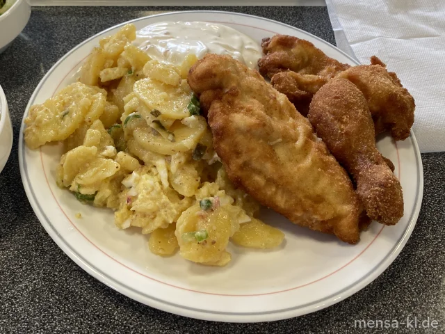 Backhendl (Gl,Ei,G) mit Joghurt-Radieschen-Dip (La) und bayrischem Kartoffelsalat mit Ei (1,3,5,9,Ei,La,Sw,Sf), dazu Salat