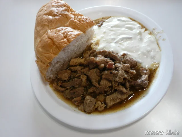 Pfannengyros (S), Tzatziki (9,Gl,Ei,La,So), Fladenbrot (Gl,Se) und Krautsalat (1,3,5,9,Gl,Ei,Sw,So)