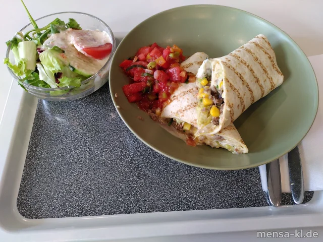 Wrap gefüllt mit Paprika, Eisberg, Gouda und Rinderhackfleisch (Gl,La,R), dazu Salat (1,5,Sw)
