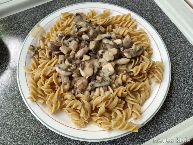 Vegane Champignon-Rahmsoße (1,Gl,So) mit Vollkornnudeln (1) und Rotkrautsalat