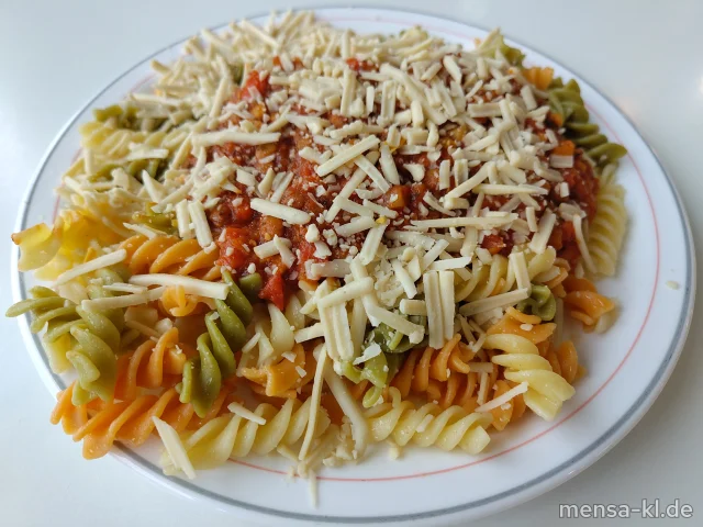Fusilli (1,Gl) mit Linsenbolognese (Sl) veganer Mozzarella (1) und Salat