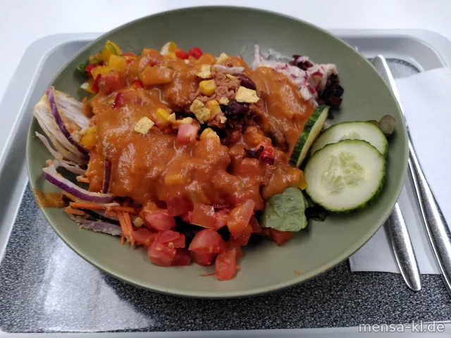 Mexikanische Bowl mit Paprika, Radieschen, Mais, Kidney Bohnen, Sojahack mit Chili (1,5,Sw,So), Taco-Chips, Karottensalat (Gl,Sl,Sf,Se), dazu Salsadressing (1,5,Sw)