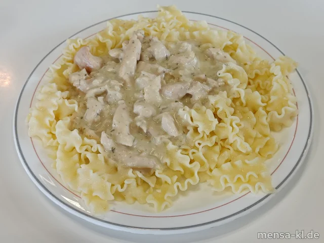 Gebratene Hähnchenbrustwürfel (G) in Frischkäsekräutersoße (2,Gl,La), Eiernudeln (1,Gl,Ei) und Salat