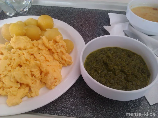Rühreier (V) mit Rahmspinat (V) und Dampfkartoffeln (V)