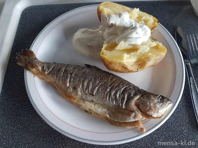Gegrillte Regenbogenforelle mit einer großen Ofenkartoffel und Sauerampfer-Dip (1,9,Gl,Ei,La,Sf), dazu ein Beilagensalat nach Wahl