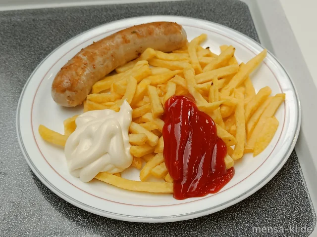 Chili Cheese Bratwurst (8,La,S,K) mit Pommes frites und einen Beilagensalat nach Wahl