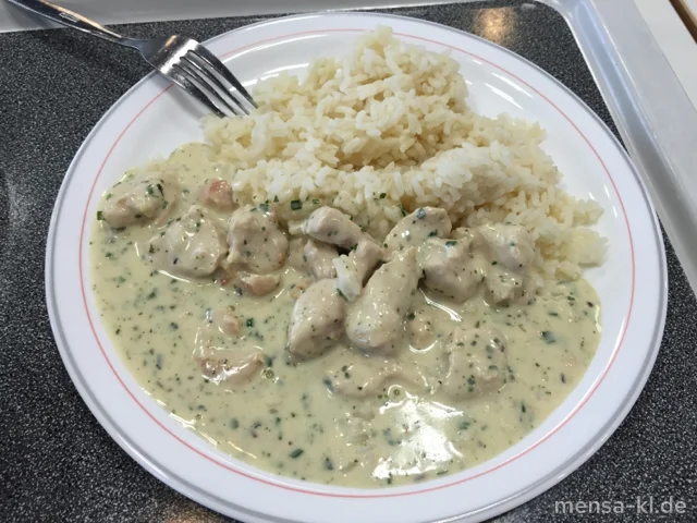 Putengulasch (G) in Frischkäse-Kräutersoße (A), Reis und Salat