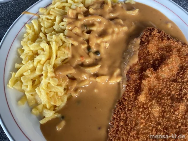 Paniertes Schweineschnitzel (Gl,Ei,S) mit Pfefferrahmsoße (Gl,La), Eierspätzle (Gl,Ei) und Salat