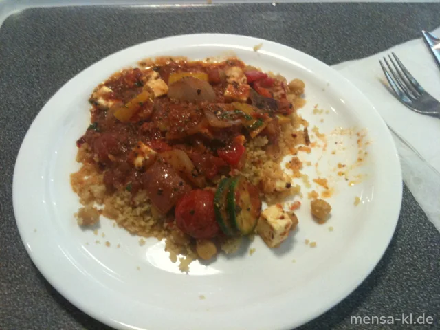 Frisches mediterranes Gemüse (V) mit Hirtenkäse, Cous-Cous
