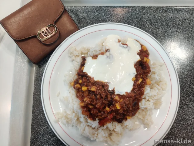 Chili-Con-Carne (1,Gl,Sf,R) mit Sour cream (La), Reis und Salat