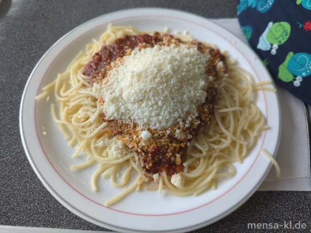 Spaghetti (1,Gl) &quot;Bolognese&quot; mit Rinderhackfleischsoße (Sl,R), Hartkäse (Ei,La) und Salat