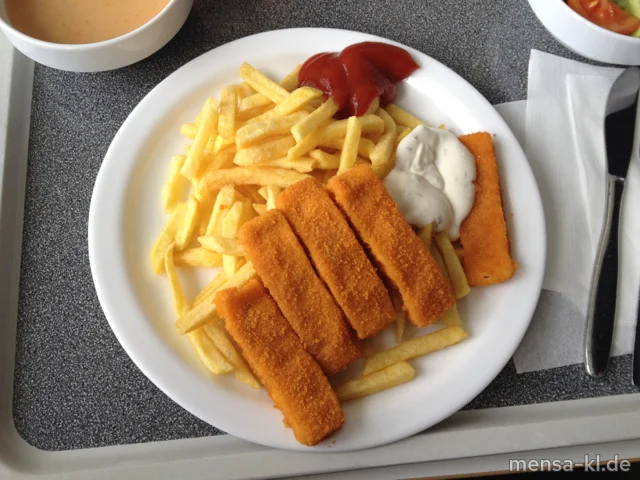 Fischstäbchen mit Zitronen-Joghurt-Dip, Pommes-Frites und Salat