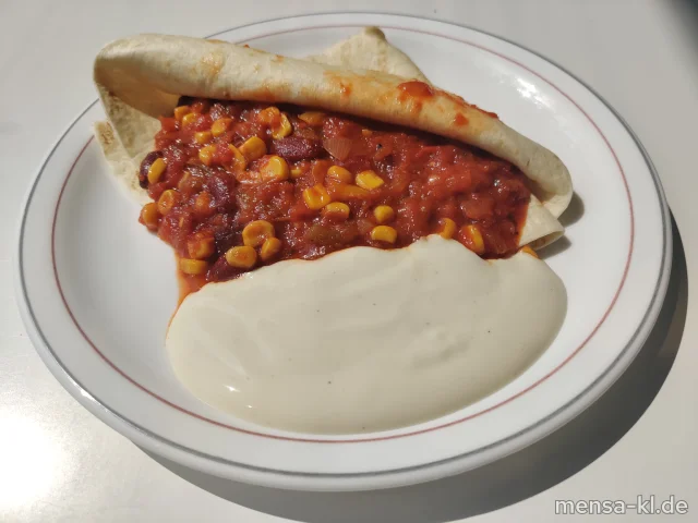 Gemüse-Chili (Sl) mit veganem Sour Cream-Dip (3,Gl,Nu,Sf,So), Tortillas (2,Gl) und Karotten-Zucchinisalat (1,5,Sw,Sf)