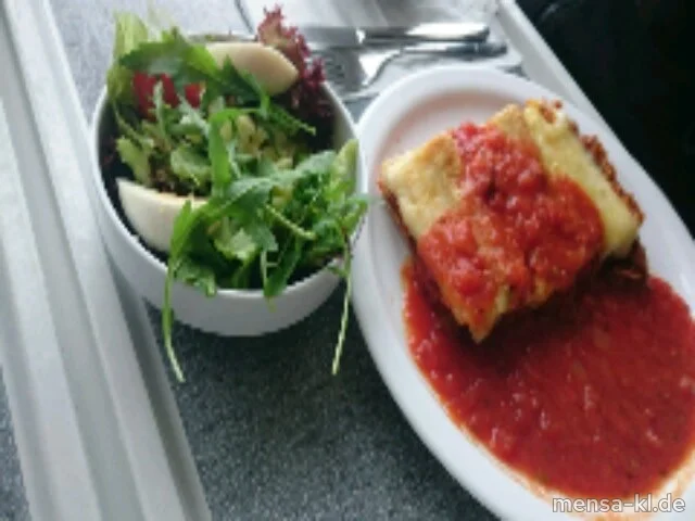 Lasagne "Bolognese" mit Rinderhackfleisch (Gl,Ei,La,Sl,R), Tomatensugo und einem kleinen italienischen Salat (Ei,La)