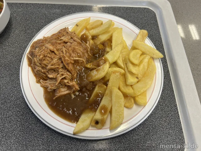 Pulled Turkey (Sl,G) mit Sweet-Onion-Dip (Sl), dazu Steakhouse-Pommes und ein Beilagensalat nach Wahl
