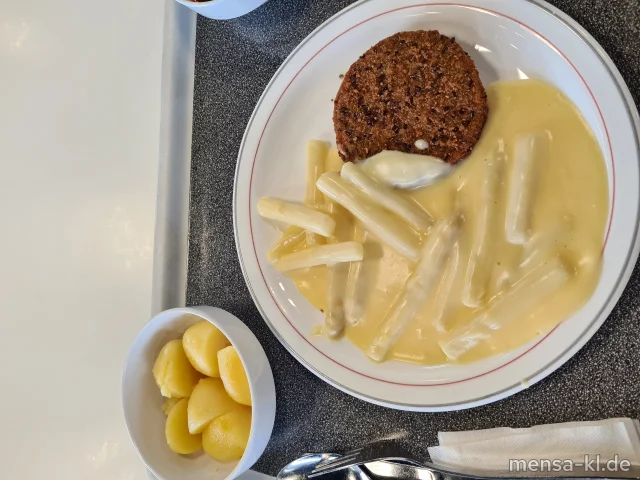 Pilzbratling (Gl,Ei,La,Sl,Se,V) und Pfälzer Spargelragout (Gl,Ei,La,Sl,V) dazu Kroketten (Gl,V)