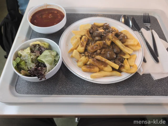 &quot;POUTINE&quot;: Große Portion Steakhouse-Fries mit Steinchampignon-Rahmsoße (Gl), veganem Mozzarella (1), Petersilie und Salat