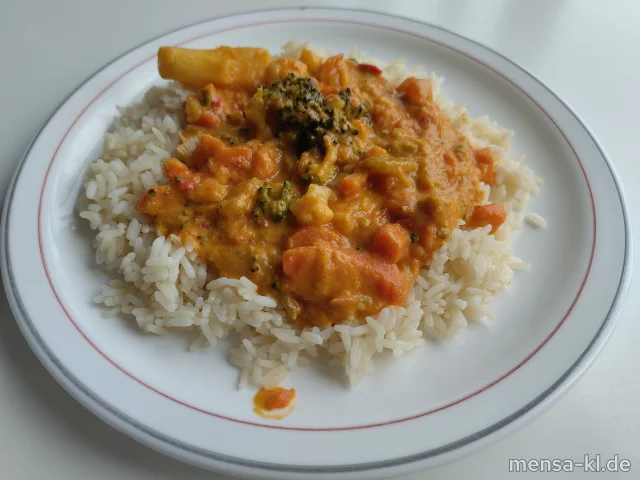 Indisches Curry mit Kartoffeln und Gemüse (Sf), dazu Reis und Salat