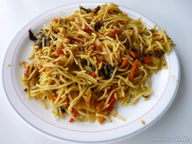 "Bami Goreng": Indonesisches Nudelgericht mit Gemüse (1,4,Gl,So,V,V+), dazu Salat (V,V+) | Vegan