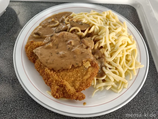 Paniertes Schweineschnitzel (Gl,S) mit Pilz-Rahmsoße (Gl,La), Eierspätzle (Gl,Ei) und Salat