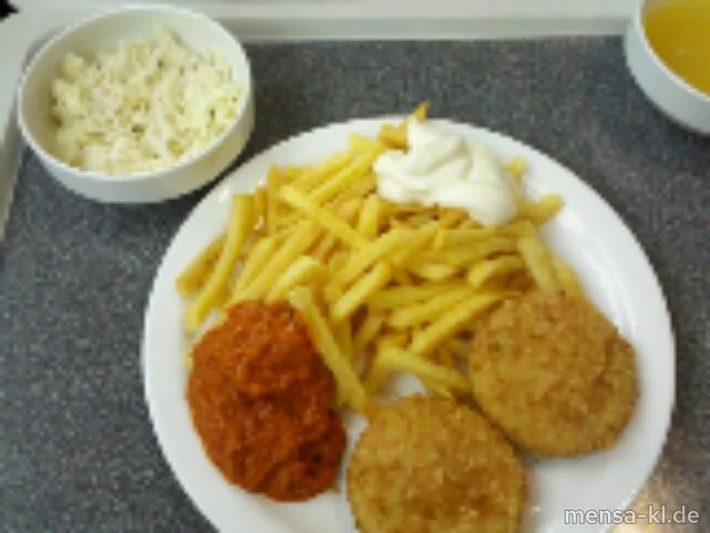 Gebackener Feta (V) mit Ajvar (V), Pommes-Frites (V) und Krautsalat (V)