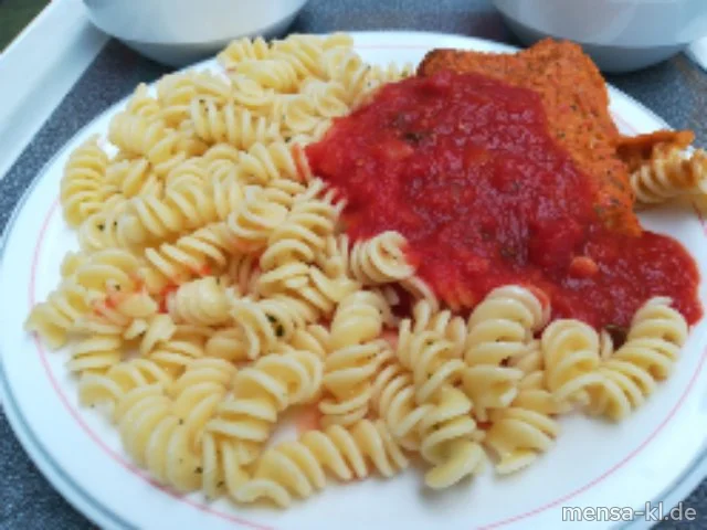 Seelachsfilet "Toskana" (Fi,Gl,La) mit Tomatensugo, Basilikum-Nudeln (1,Gl) und Salat