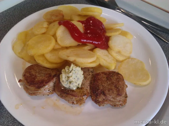 Schweinelende-Spieß mit Kräuterbutter und Pommes-Chips