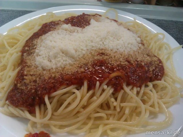 Spaghetti mit Sojabolognese, Grana Padano (2) und Salat