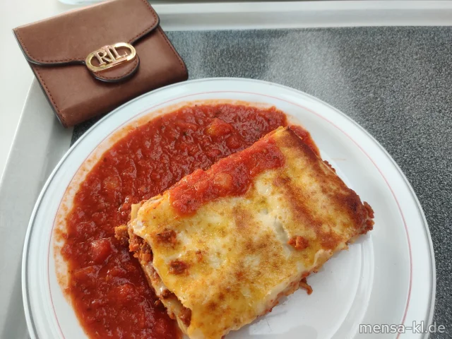 Lasagne "Bolognese" mit Rinderhackfleisch (Gl,Ei,La,Sl,R), Tomatensugo (Gl) und Salat (Ei,La)