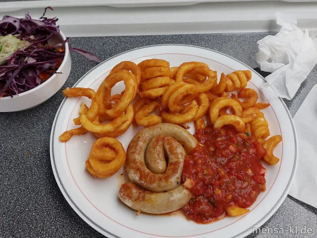 KIKOK Hähnchenbratwurstschnecke (3,Sf,G) mit Paprikasalsa und Twisterpommes (Gl), dazu einen Beilagensalat nach Wahl