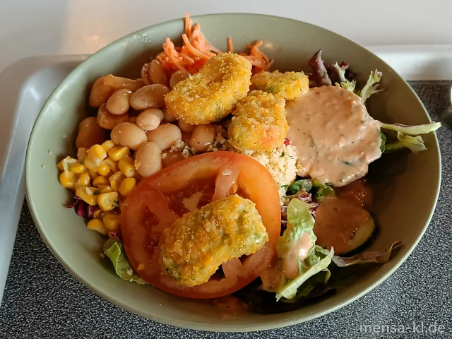 Super Bowls mit Peanut Corn Salad (5,En,Sw,Sl), Sweet Potatoes (1), Baked Beans (Sl), Coleslaw (5,Sw,Sf), dazu American-Dressing (1,5,Gl,Sw,Sl,Sf,So)