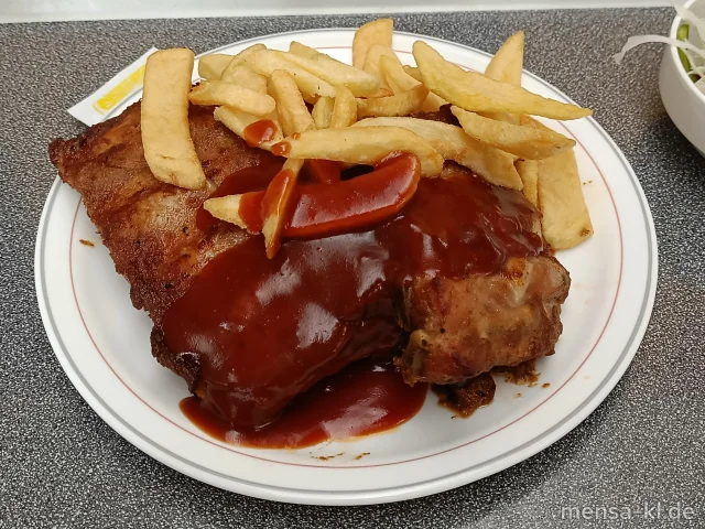 Spareribs (Sl,Sf,S) mit Barbecuesoße (1,Sl,Sf) und Steakhouse-Fries, dazu einen Beilagensalat nach Wahl