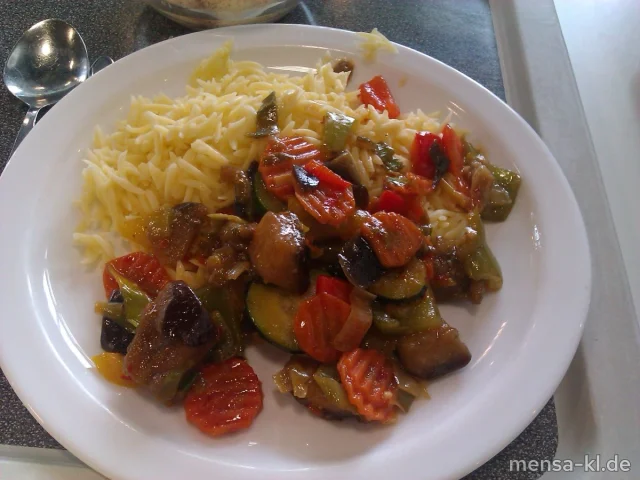 CHINA-WOK (V): Auberginen mit Paprika, Frühlingszwiebeln, Ingwer und Knoblauch, Nudelreis
