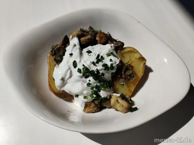 Grumbeer-Power: Ofenkartoffel (V) mit gebratenen Champignons (V) und Ricotta-Creme (La,V)
