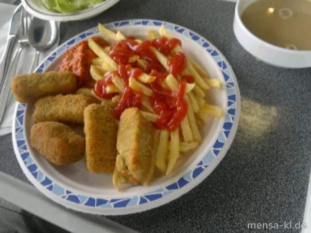 Gemüsekroketten mit Ajvar-Dip, Pommes-Frites und Salat