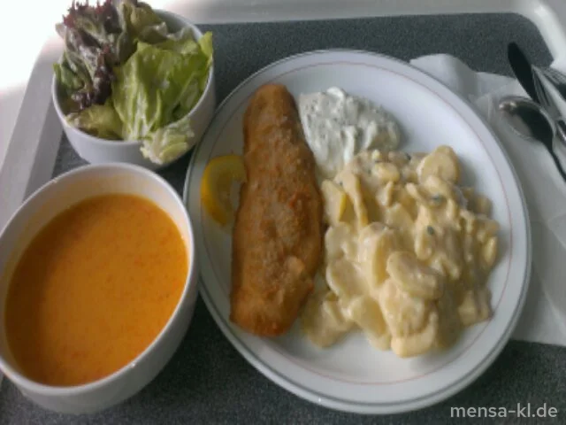 Paniertes Seelachsfilet (F) mit Joghurt-Remoulade (1), Kartoffelsalat und Salat