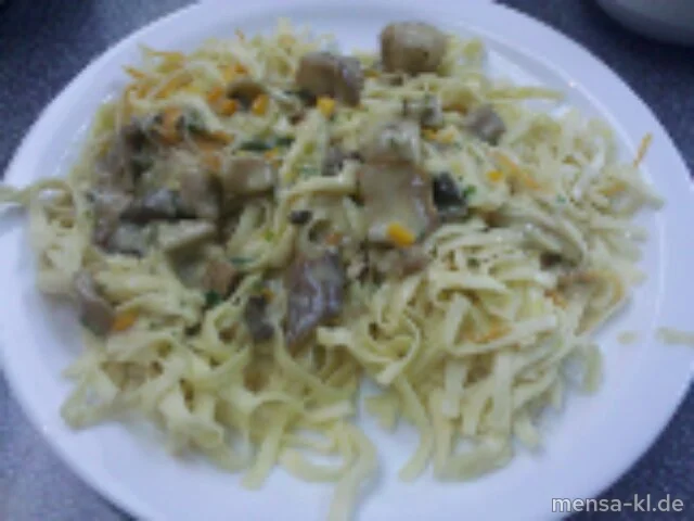 Gemüse-Tagliatelle (V) mit Steinpilzsoße (V), dazu Salat (V)