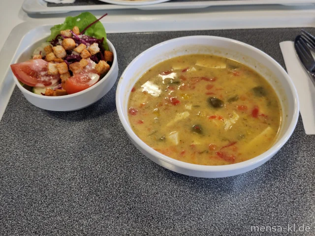 Paprika Topf mit Tofu, Kartoffeln, Karotten, Sellerie und Zwiebeln (Gl,Sl,So), dazu ein Beilagensalat nach Wahl