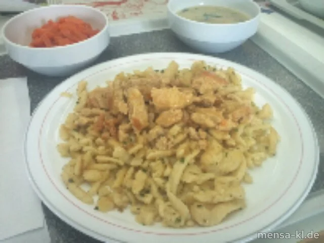 Putengeschnetzeltes (G) in Limonensoße, Kräuterspätzle und Karottenstäbchen