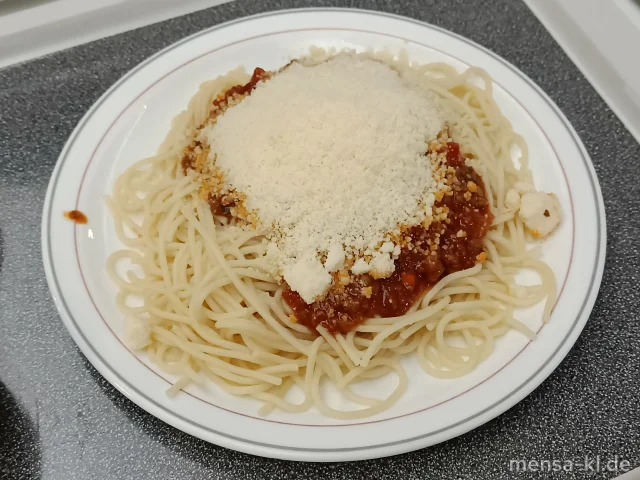 Spaghetti (1,Gl) "Bolognese" mit Rinderhackfleischsoße (Sl,R), Hartkäse (Ei,La) und Salat (Gl,Ei)