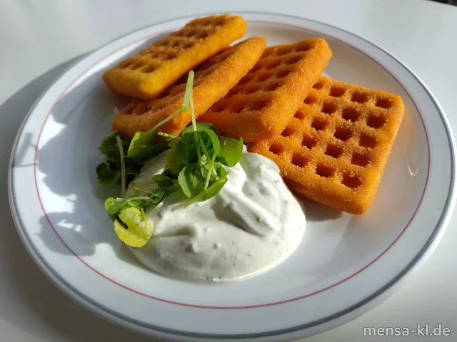Kartoffelwaffeln mit Brunnenkresse-Dip (La), dazu ein Beilagensalat nach Wahl