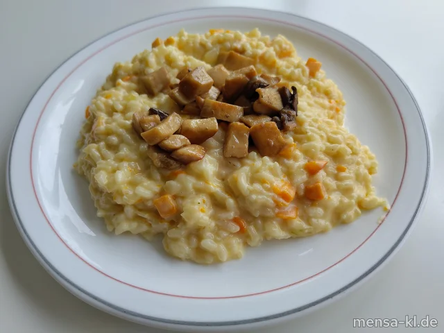 Kürbisrisotto mit gebratenen Kräuterseitlinge (5,La,Sw,A), dazu ein Beilagensalat nach Wahl